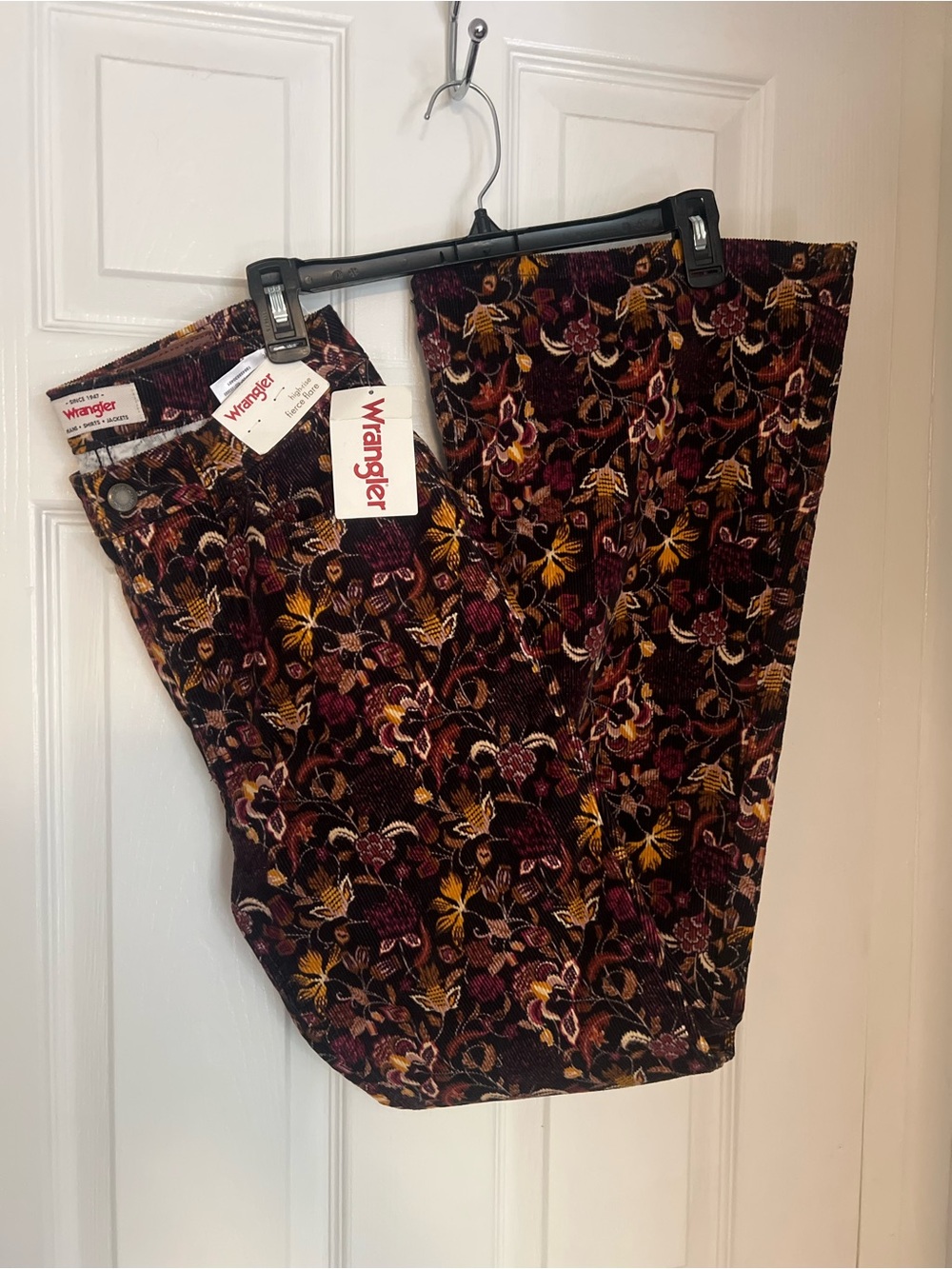 Wrangler Fierce Flare Corduroy Pants / floral - Picture 5 of 9